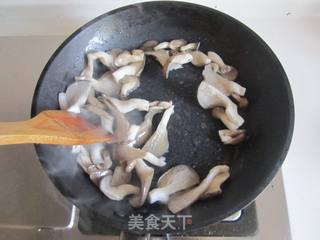 平菇炒小白菜的做法步骤:3