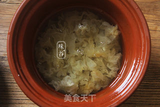 暖心暖胃的苹果银耳汤的做法步骤：3