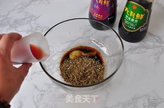 蒜香鸡翅的做法步骤：2