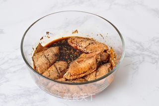 蒜香鸡翅的做法步骤:4