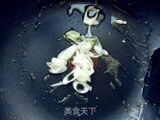 【东北】辣白菜炒五花肉的做法步骤:2