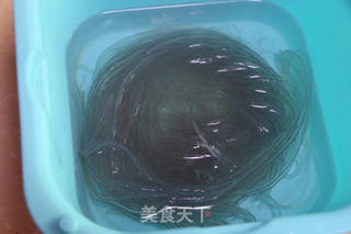 鲜虾粉丝煲 的做法步骤:4