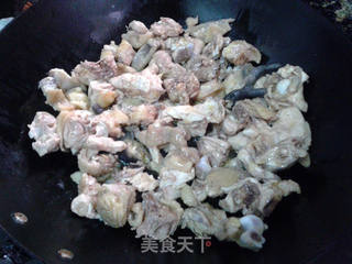 【四川】】姜汁热窝鸡的做法步骤:4