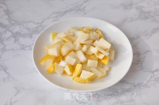 菠萝梨汁的做法步骤:2