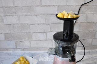 菠萝梨汁的做法步骤:4