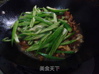 【四川】辣椒炒肉的做法步骤:7