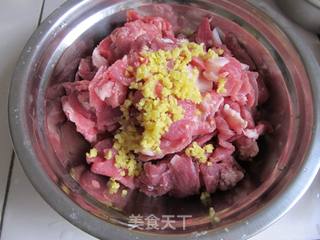 【四川】川味粉蒸肉的做法步骤：1