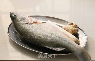 【广东】红火茄汁鲈鱼的做法步骤:2