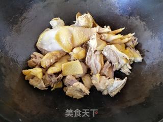 【湖南】红参枸杞土鸡汤的做法步骤：5