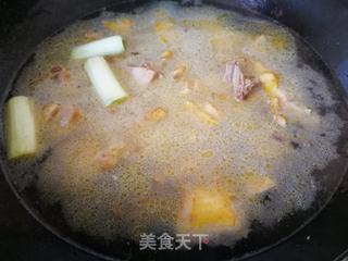 【湖南】红参枸杞土鸡汤的做法步骤：8