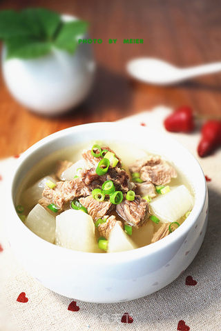 【东北】清炖牛腩萝卜汤的做法步骤:6