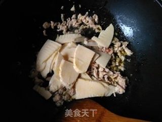 【上海】荠菜炒年糕的做法步骤:7