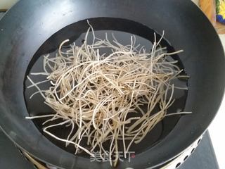 【东北】酸菜粉丝汆白肉的做法步骤:3