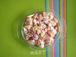 【东南亚】咖喱鸡肉饭的做法步骤：1