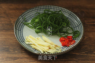 清蒸黄昌鱼的做法步骤:2