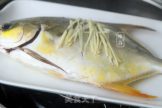 清蒸黄昌鱼的做法步骤:4