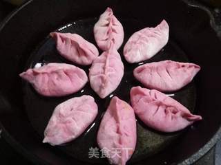 【东北】酸菜猪肉煎饺的做法步骤：4