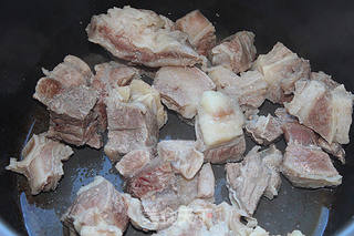 【辽宁】清炖萝卜牛肉汤的做法步骤:5