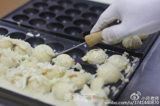 还要火很多年的日式章鱼烧 章鱼小丸子的做法步骤:2