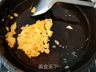 【东北】咸蛋黄炒饭的做法步骤:3