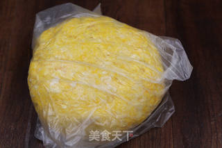 【辽宁】奶香南瓜莲花卷的做法步骤:4