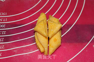 【辽宁】奶香南瓜莲花卷的做法步骤:12