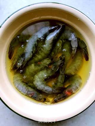 【广东】茶香虾的做法步骤:3