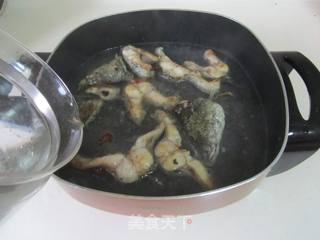 【湖北】财鱼焖藕的做法步骤:6