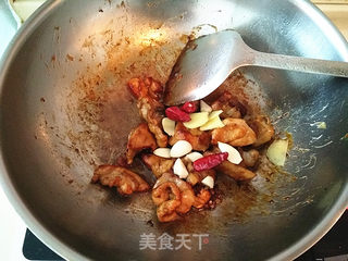【东北】鸡腿烧莴笋胡萝卜的做法步骤:5