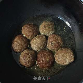 【江苏】红烧狮子头的做法步骤:7
