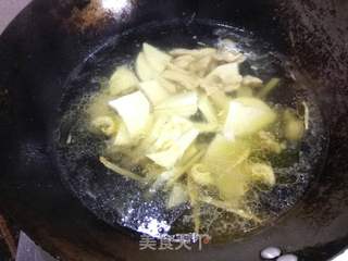 【常熟】冬笋蘑菇鸡丝汤的做法步骤:7
