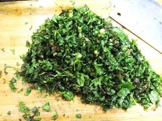 【苏州】荠菜蘑菇鲜肉水饺的做法步骤:2
