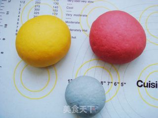 【河南】金鸡贺岁豆沙包（创意面点）的做法步骤：2