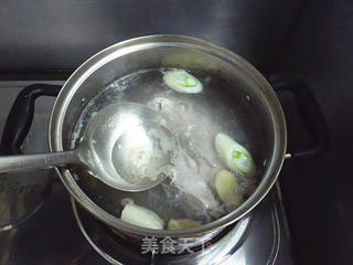 【东北】酸菜白肉的做法步骤:4