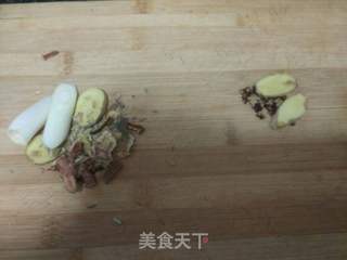 【天津】红烧猪蹄的做法步骤:2
