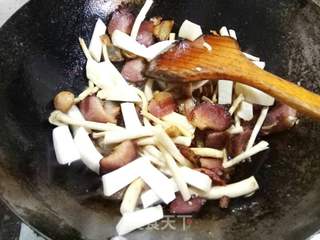 【苏州】腊肉煸菌菇的做法步骤:9
