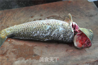 【湖南】春节宴客菜——孔雀开屏鱼的做法步骤：1