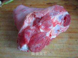 【东北】猪肉炖粉条的做法步骤：1