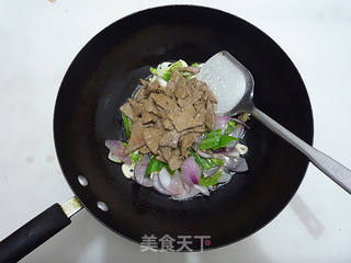 【天津】酱爆猪肝的做法步骤:11