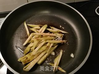 【山西】晋味蒜香炒茄子(健康少油的炒茄子噢!)的做法步骤:4