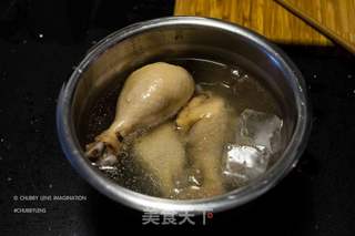 厨房小白的鸡年菜:响油香葱鸡腿 的做法步骤:4