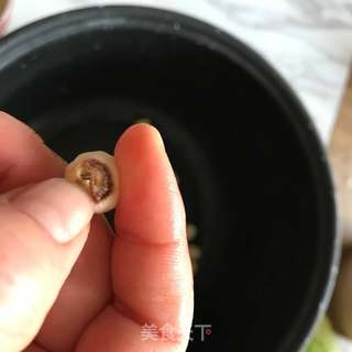 【山东】银耳莲子汤的做法步骤:2