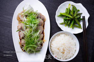 厨房小白的鸡年菜:响油香葱鸡腿 的做法步骤:7