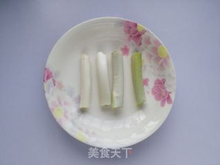 【广东】清蒸鲈鱼的做法步骤:3