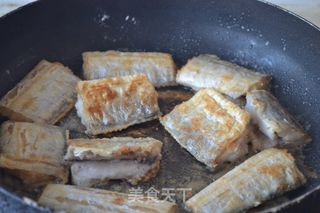 烹煎带鱼的做法步骤:5