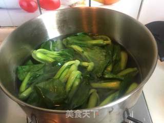 【江苏】蟹粉虾仁的做法步骤：1