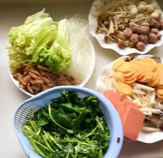 【山东】麻辣香锅的做法步骤：1