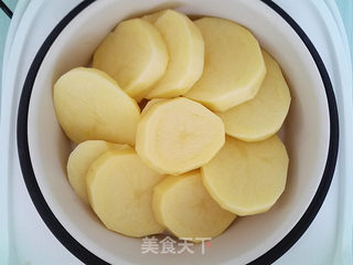 【东北】凤尾虾球的做法步骤：1