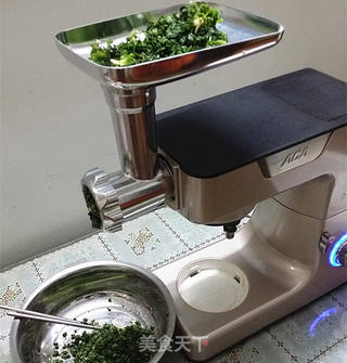 【南京】荠菜猪肉大馄饨的做法步骤:4