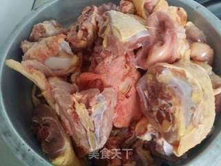 【东北】农村土锅柴火炖鸡的做法步骤：1